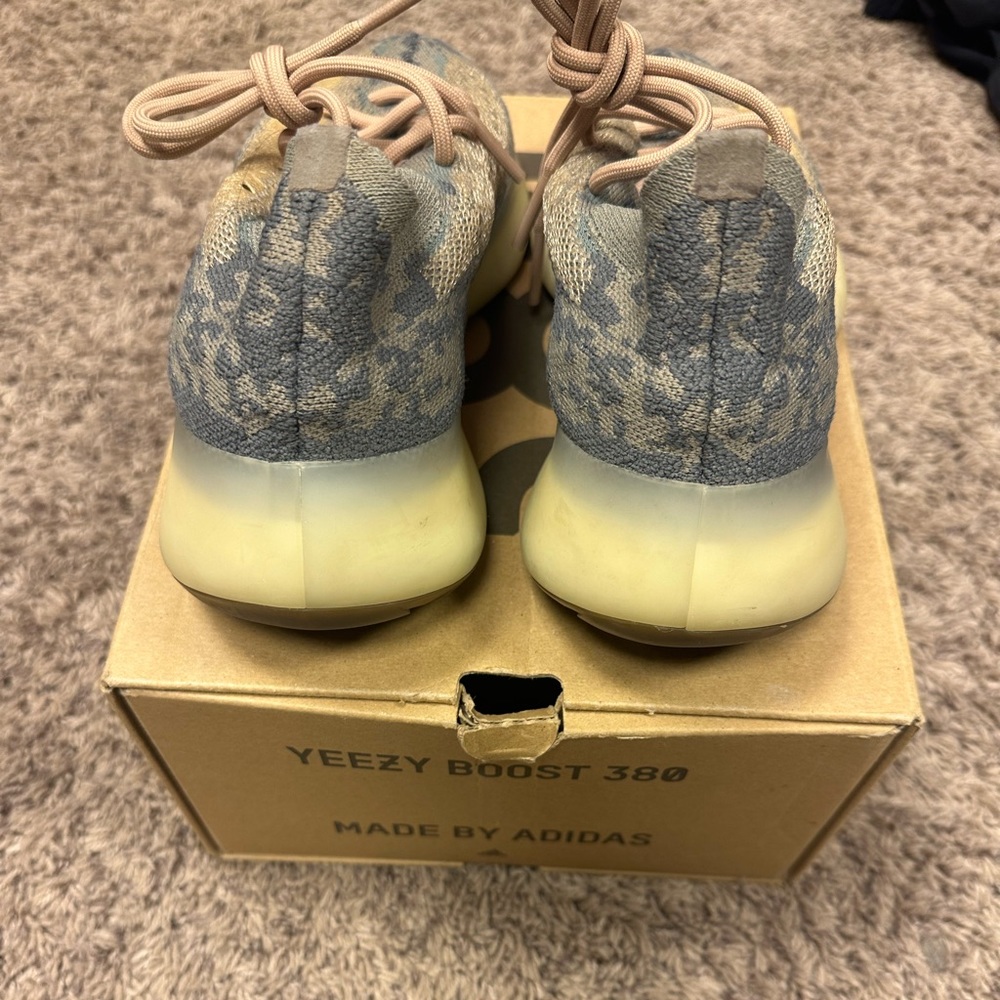 380 Yeezy Aliens Authentic - Picture 4 of 6